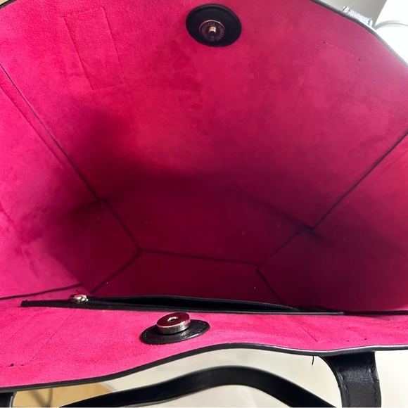 💖 HOLT RENFREW LEATHER TOTE 💖 - Picture 9 of 15